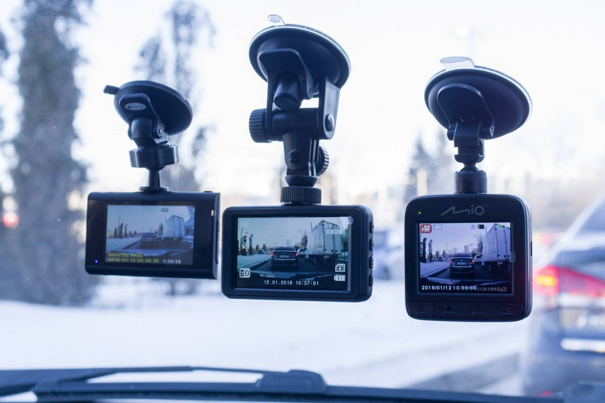 Топ-20 недорогих видеорегистраторов в авто