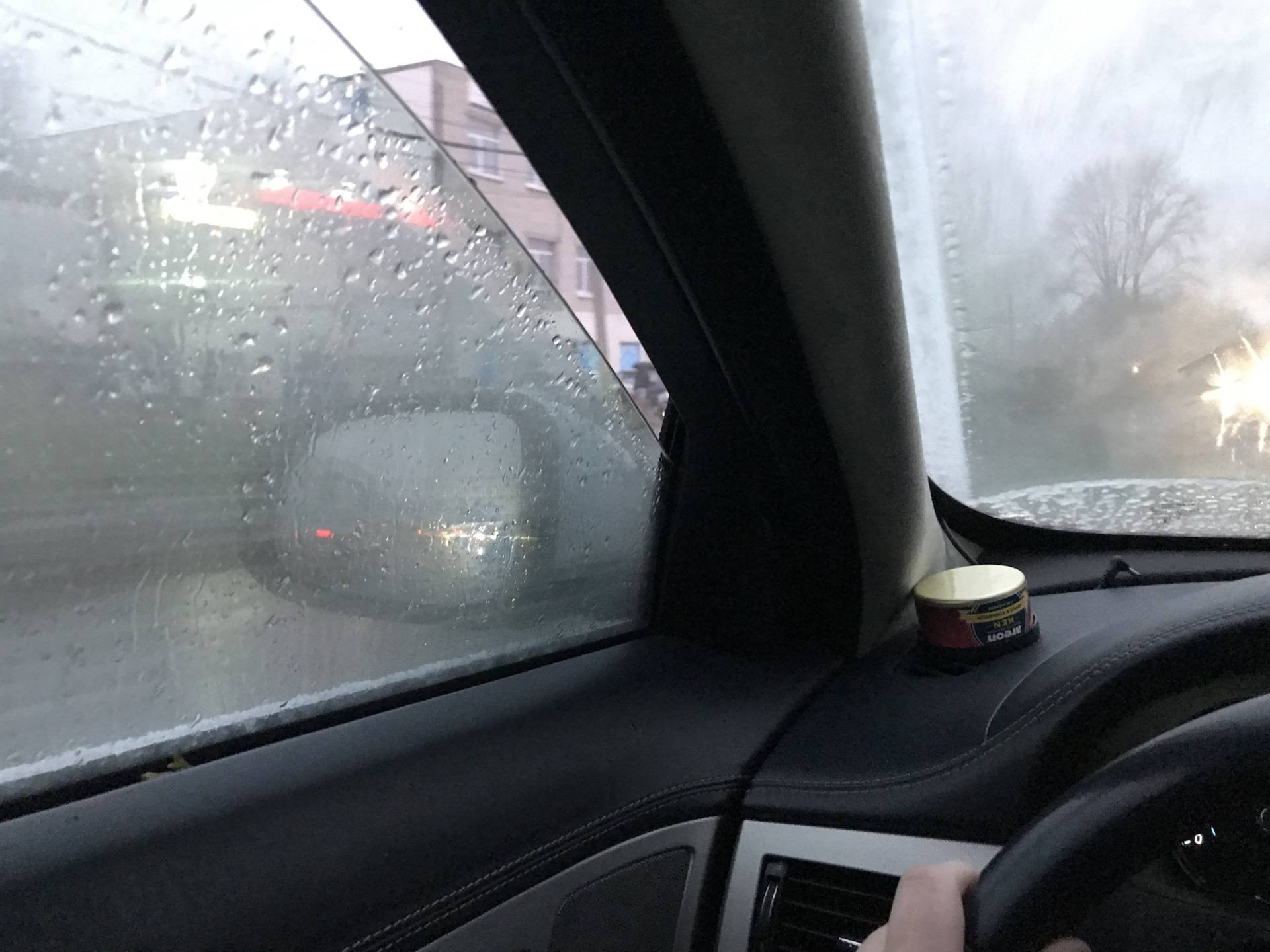 Как избавиться от запотевания стекол в автомобиле: в дождь, зимой, от антифриза, народными средствами