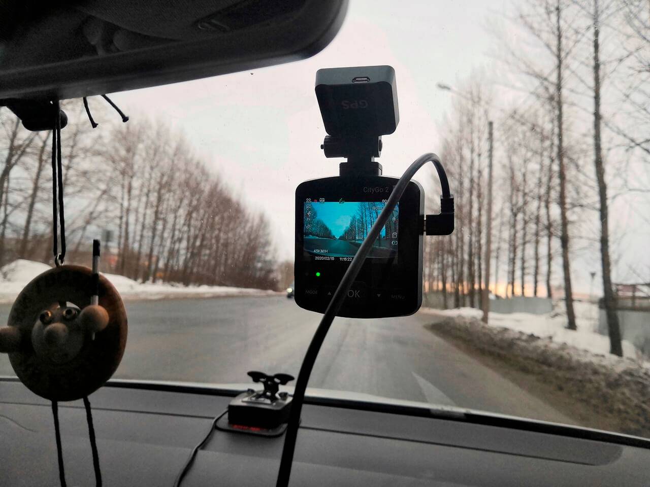 Обзор видеорегистратора ROADGID CityGo2 с задней камерой, Wi-Fi и GPS