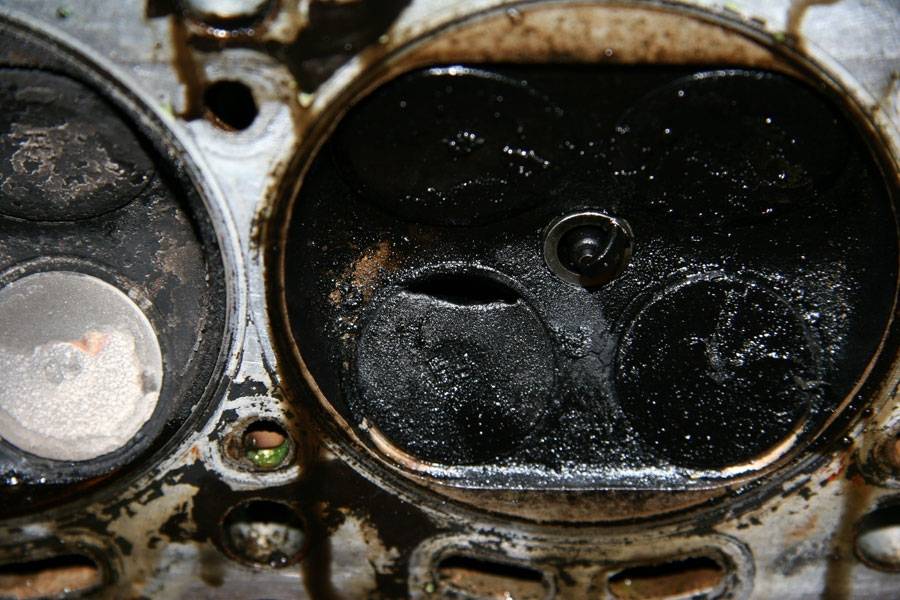 Причины по которым двигатель жрет и расходует масло