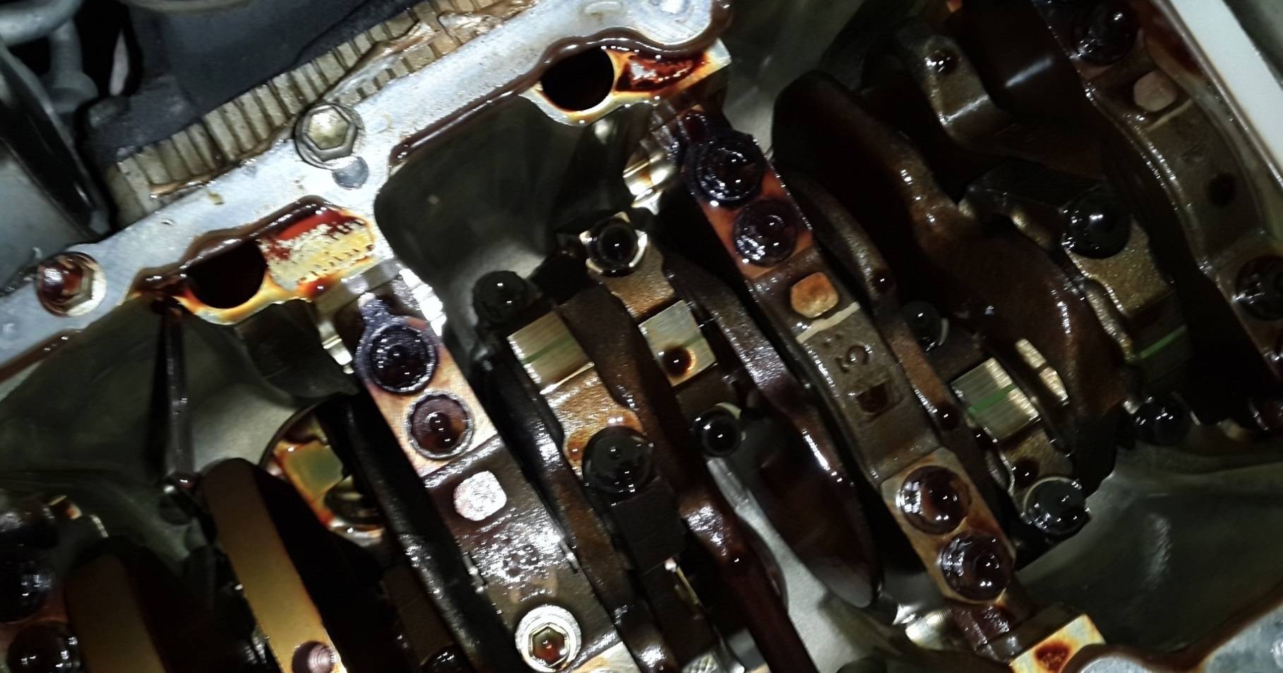 Почему двигатель работает хуже после замены моторного масла?