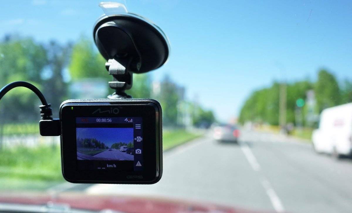 Рейтинг лучших видеорегистраторов для автомобиля: какой видеорегистратор выбрать в 2021 году | cтатьи