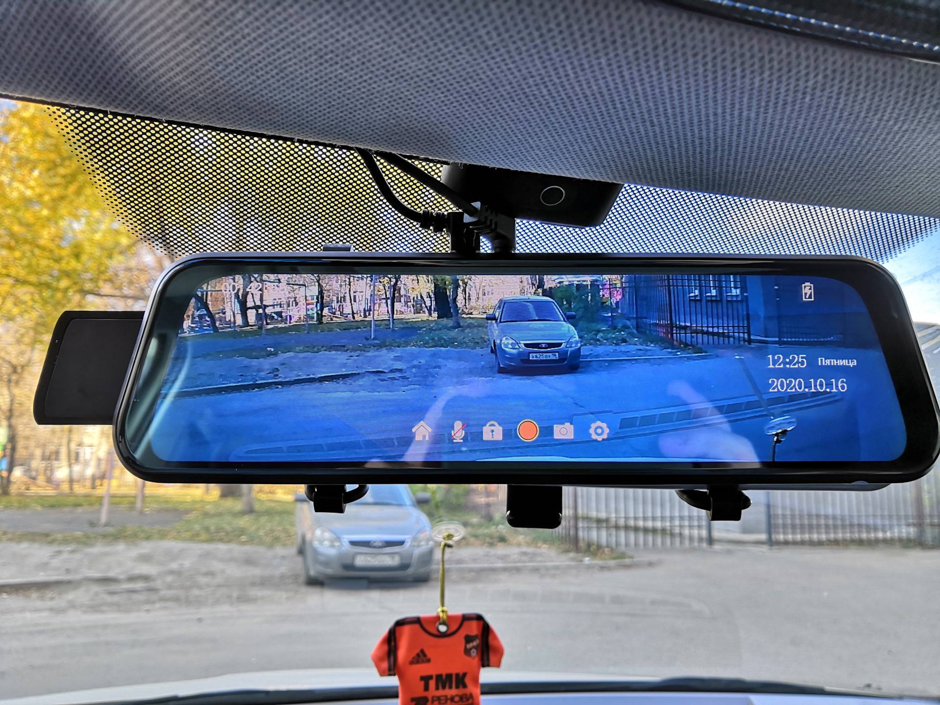 Обзор бюджетного зеркала-видеорегистратора с задней камерой - Slimtec Dual M4