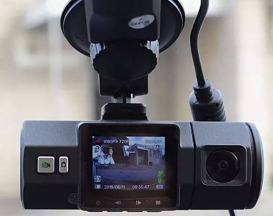 Видеорегистратор с двумя камерами: важность, плюсы и минусы, критерии при выборе