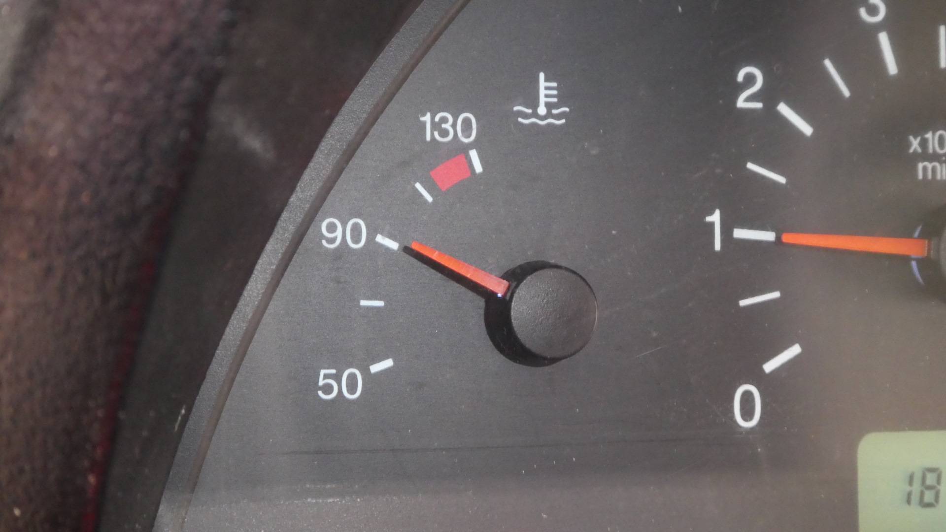 Температура двигателя не поднимается: что делать водителю