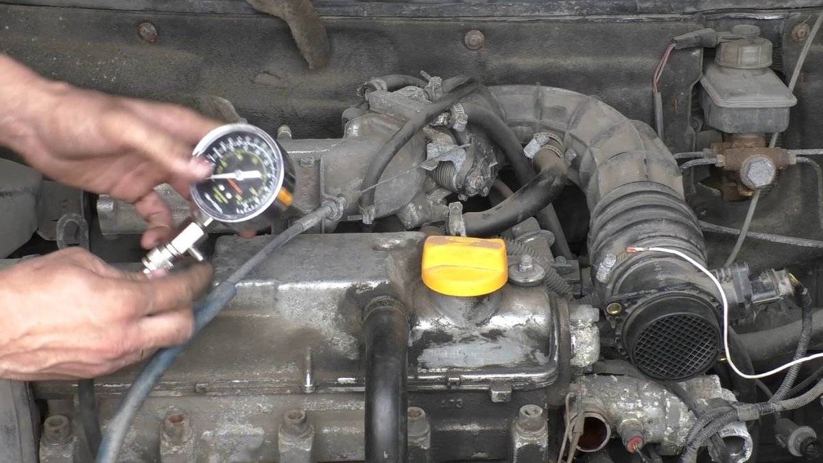 Двигатель автомобиля работает с перебоями: причины и ремонт