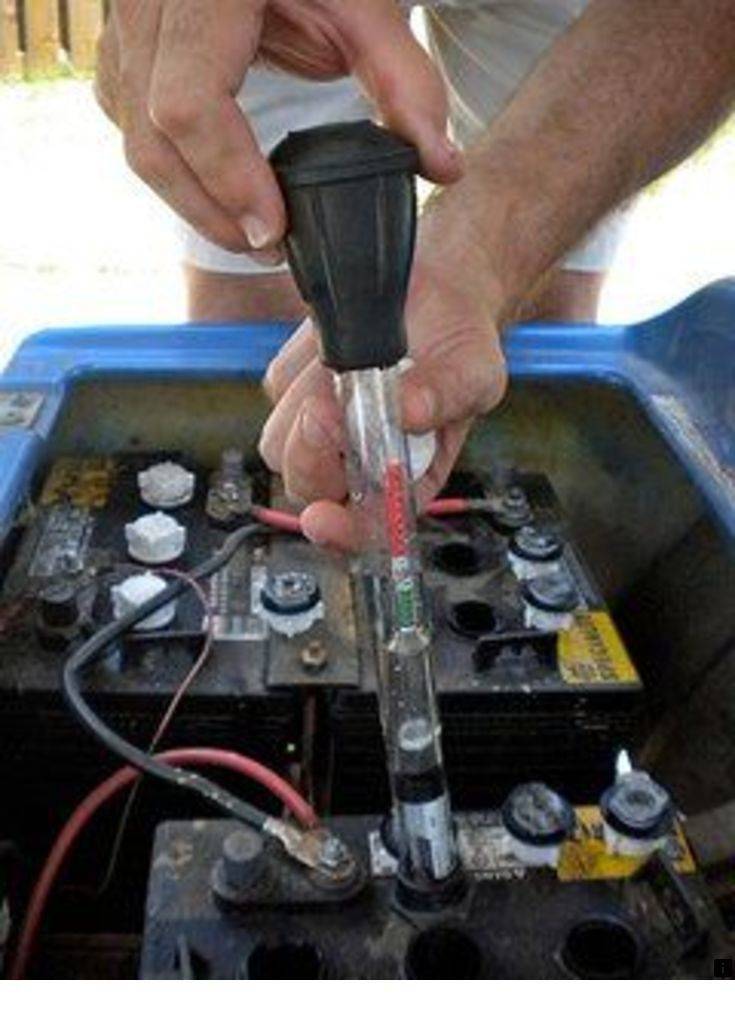 Как правильно поменять электролит в аккумуляторе: пошаговая инструкция и особенности процесса