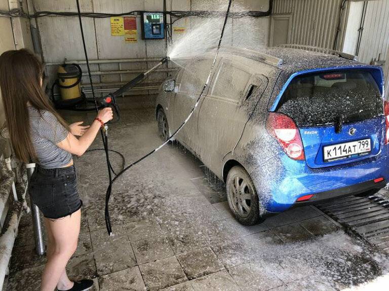 Как мыть машину зимой – важные моменты об этой процедуре