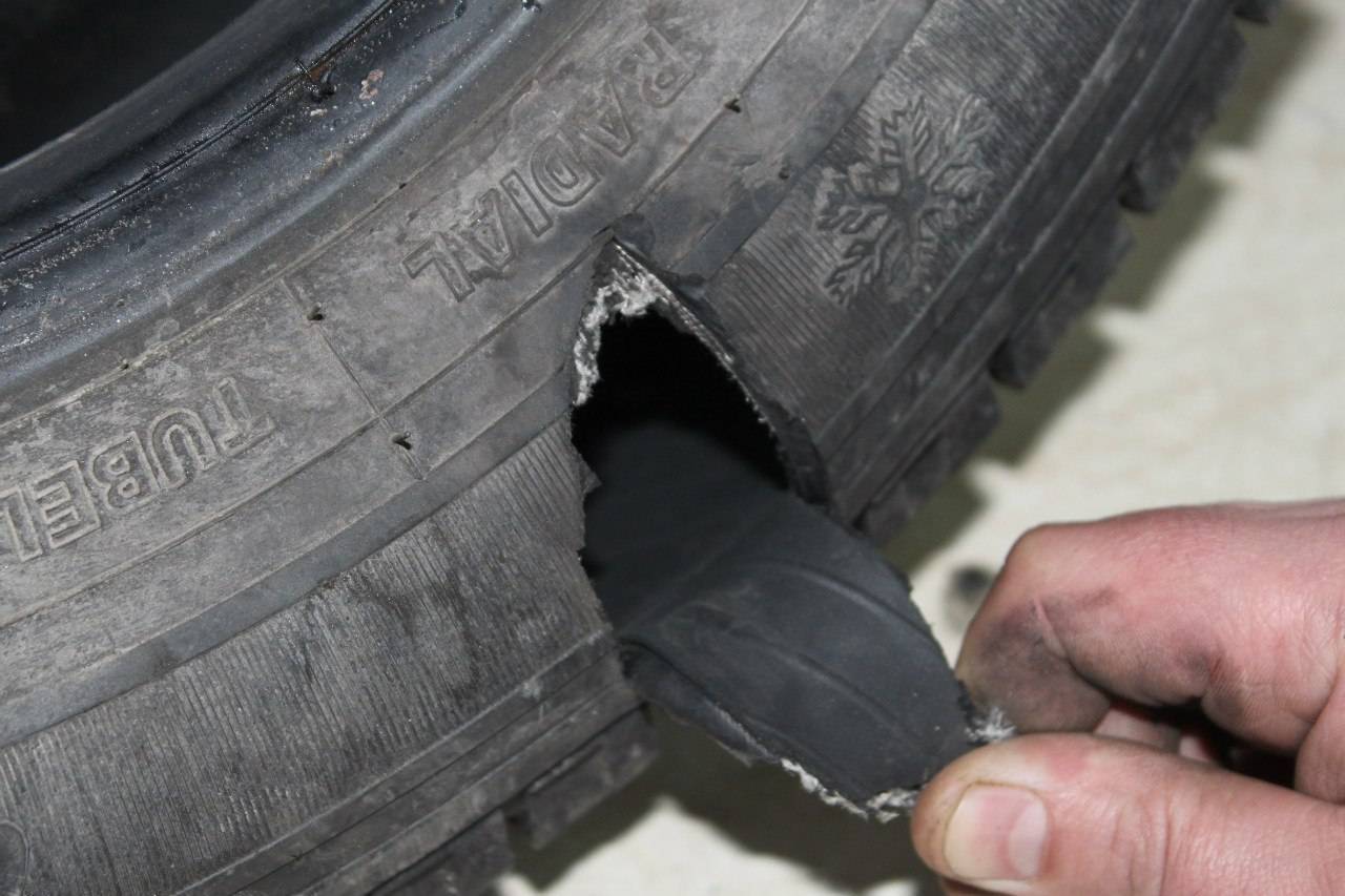 Особенности ремонта боковых порезов шин