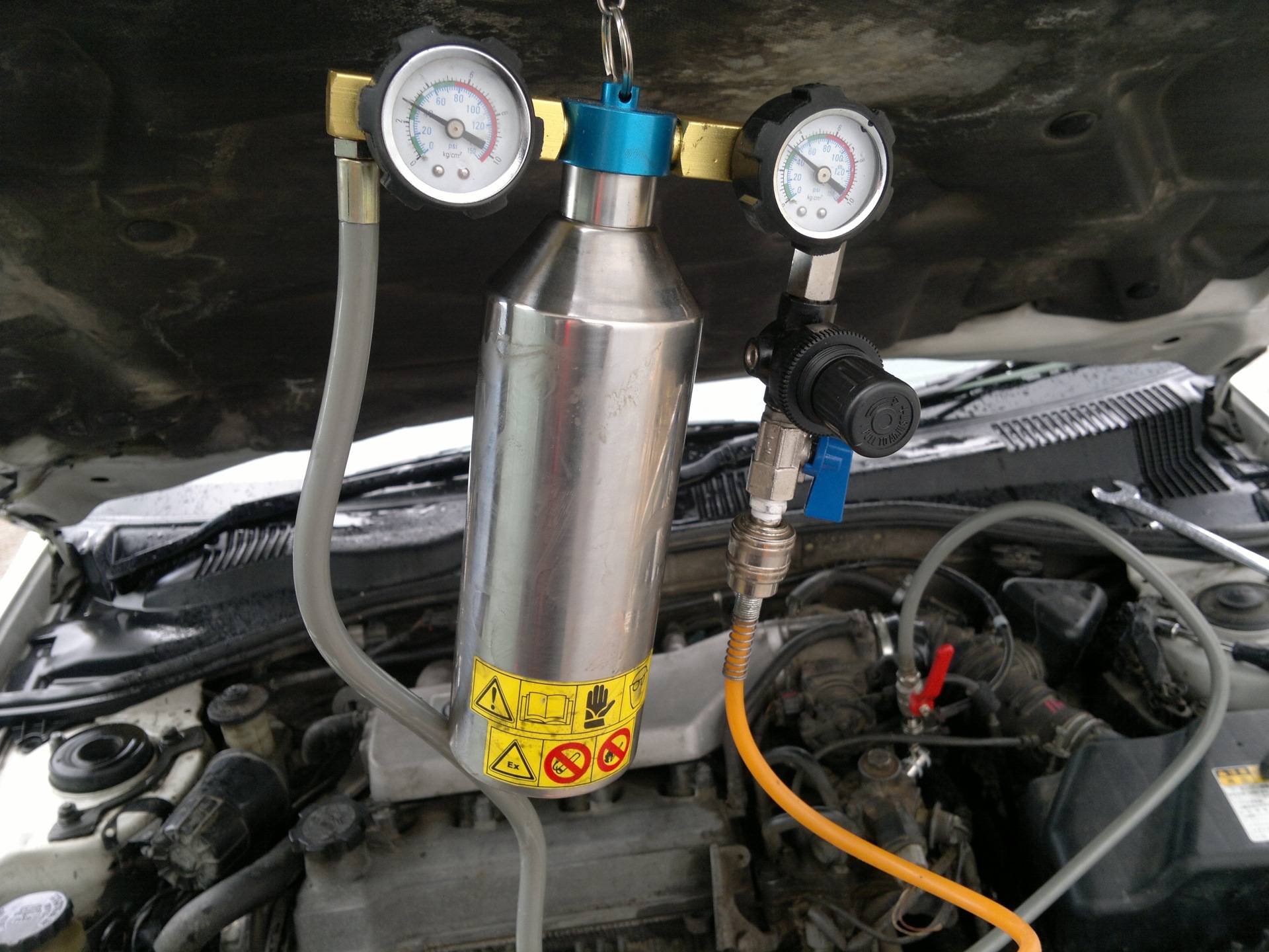 Очиститель форсунок для бензиновых двигателей в бак: какой лучше