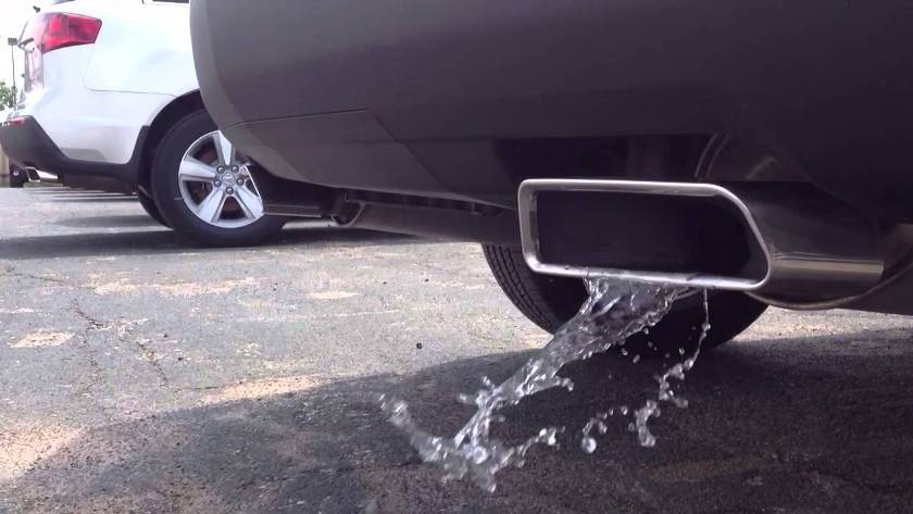 Опасна ли течь воды из выхлопной трубы автомобиля