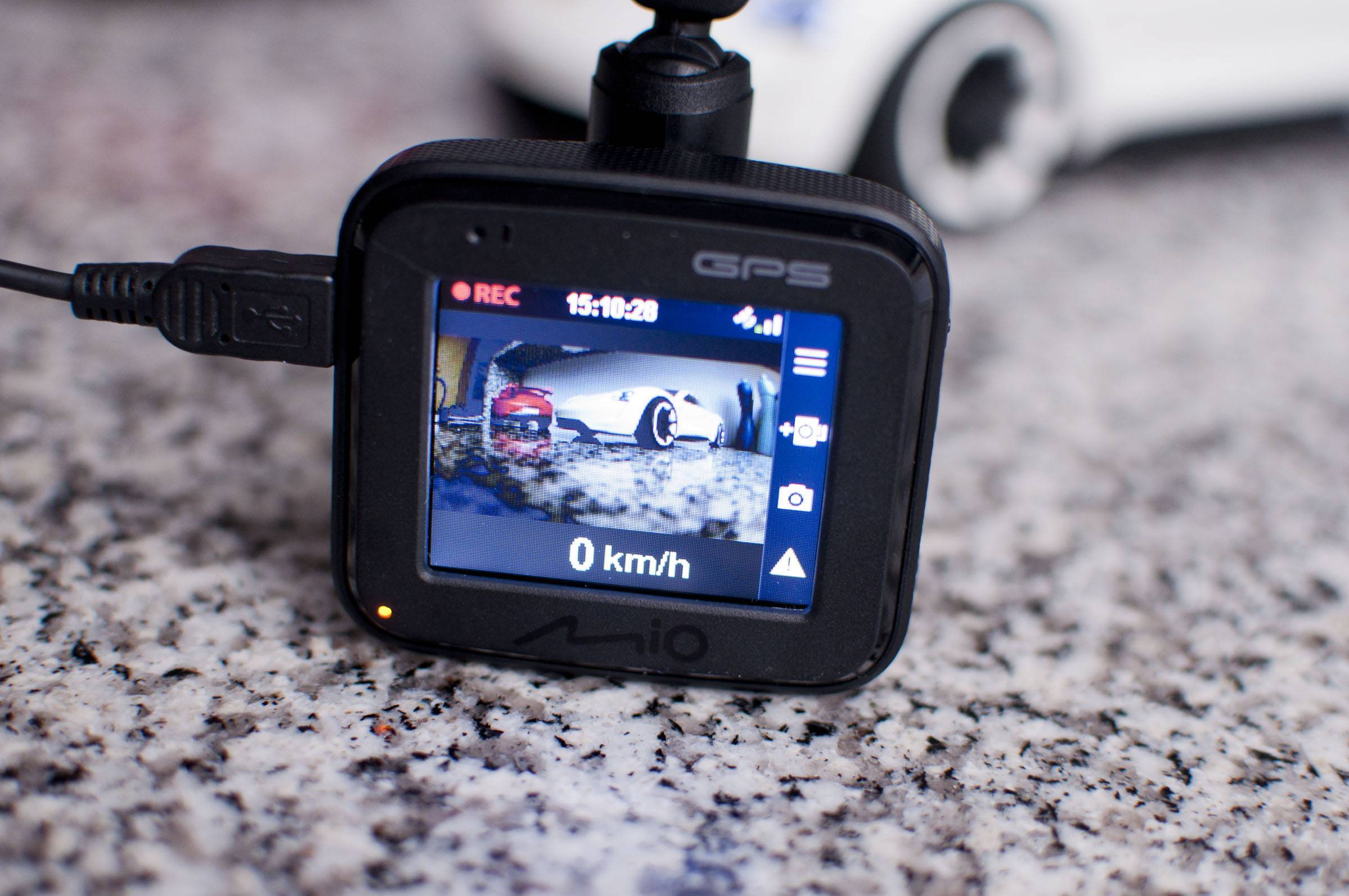Обзор видеорегистратора Mio Mivue С531 с функцией GPS и ночной съёмкой
